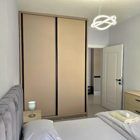 Happy By The Sea 092 Golem (Tirana)