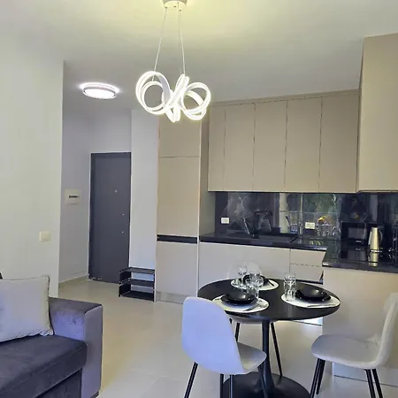 Happy By The Sea 092