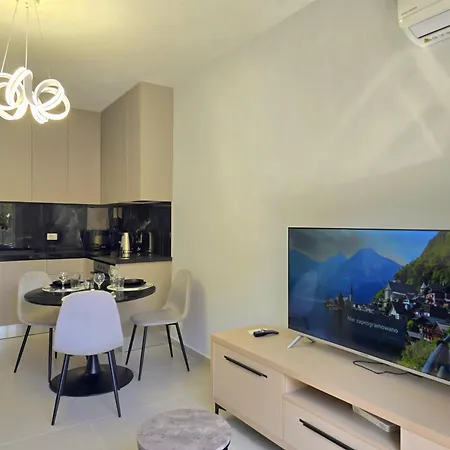 Διαμέρισμα Happy By The Sea 092 *