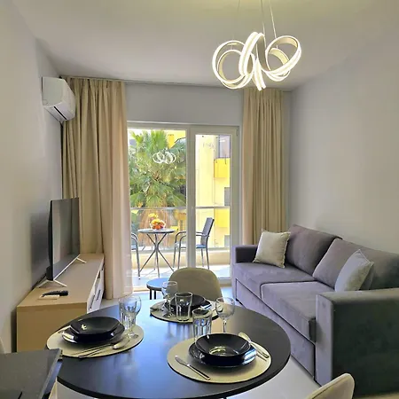 Happy By The Sea 092 *