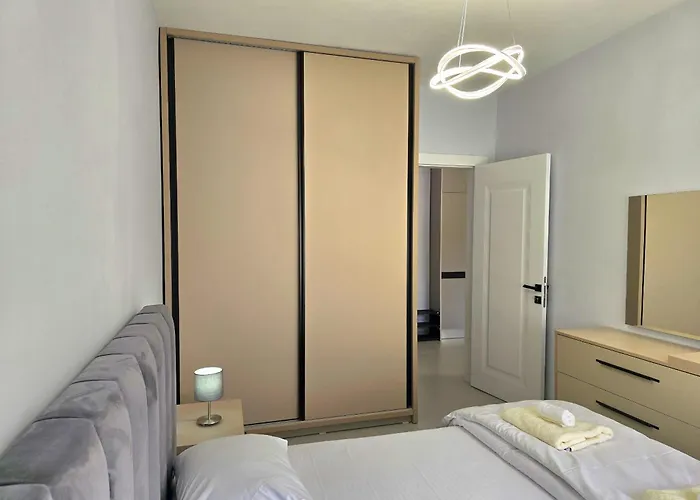 Happy By The Sea 092 Golem (Tirana)